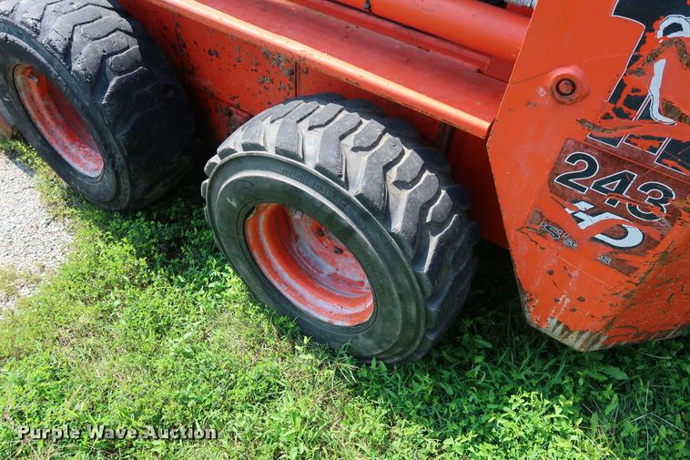image for item BV9174 Thomas 243HD skid steer
