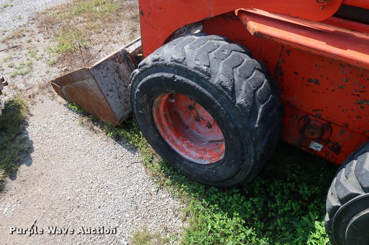 image for item BV9174 Thomas 243HD skid steer