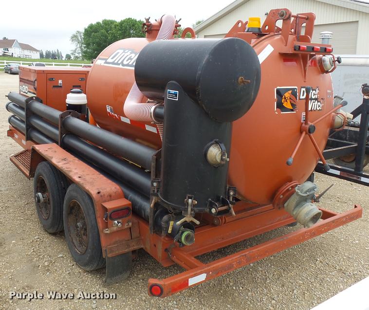 image for item DA3545 2005 Ditch Witch FX30 vacuum excavator