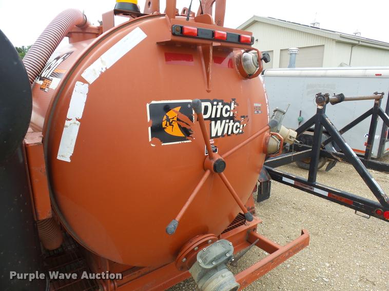 image for item DA3545 2005 Ditch Witch FX30 vacuum excavator