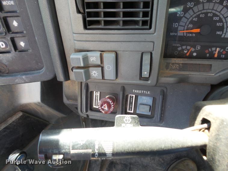 image for item DA6491 2001 Chevrolet C8500 bucket truck