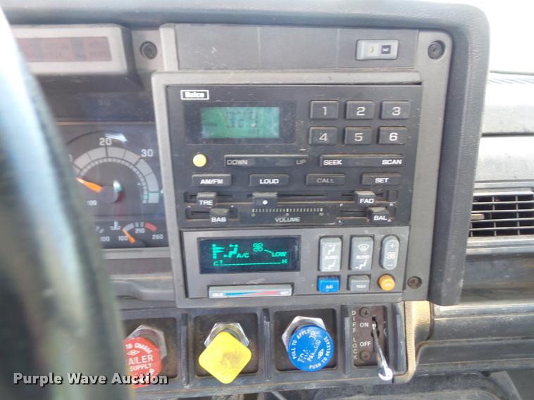 image for item DA6491 2001 Chevrolet C8500 bucket truck