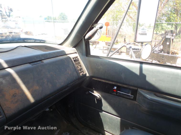 image for item DA6491 2001 Chevrolet C8500 bucket truck