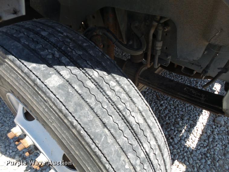 image for item DA6491 2001 Chevrolet C8500 bucket truck