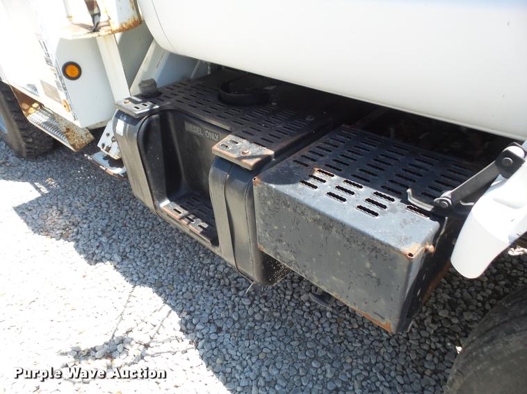 image for item DA6491 2001 Chevrolet C8500 bucket truck