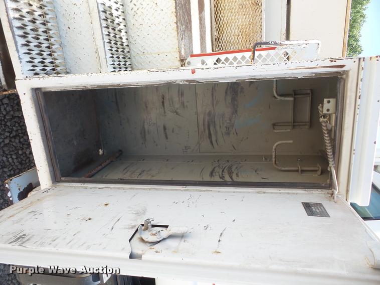 image for item DA6491 2001 Chevrolet C8500 bucket truck