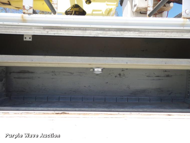 image for item DA6491 2001 Chevrolet C8500 bucket truck