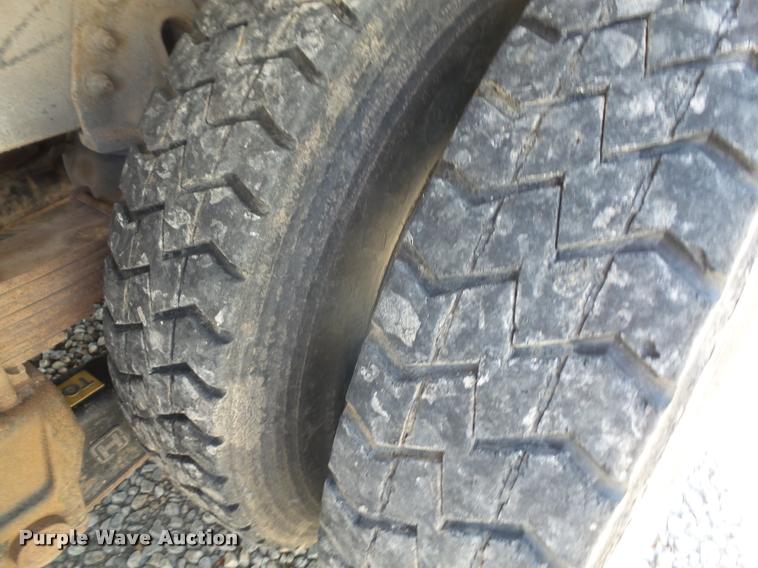 image for item DA6491 2001 Chevrolet C8500 bucket truck