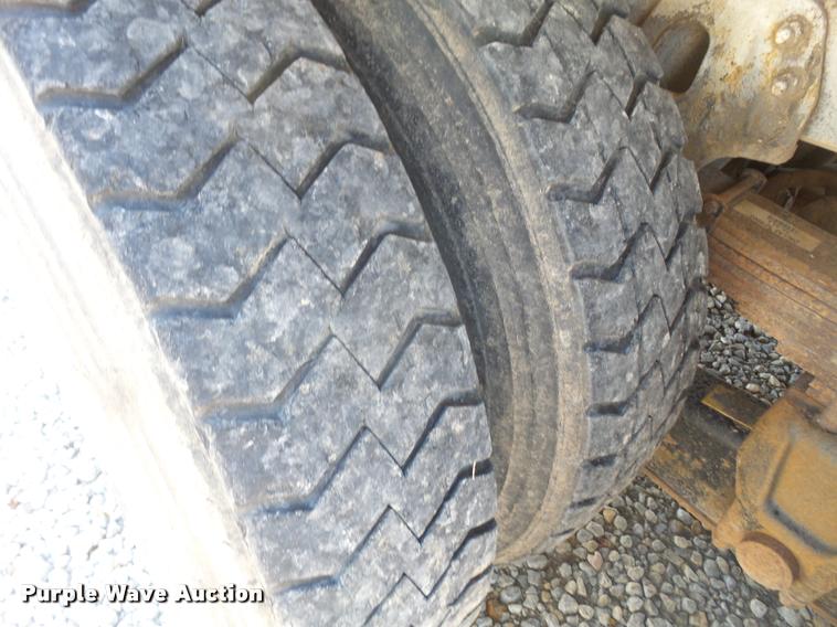 image for item DA6491 2001 Chevrolet C8500 bucket truck