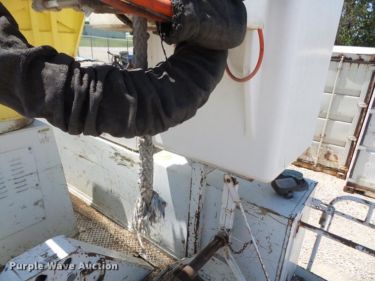 image for item DA6491 2001 Chevrolet C8500 bucket truck