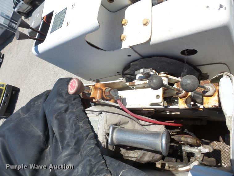 image for item DA6491 2001 Chevrolet C8500 bucket truck