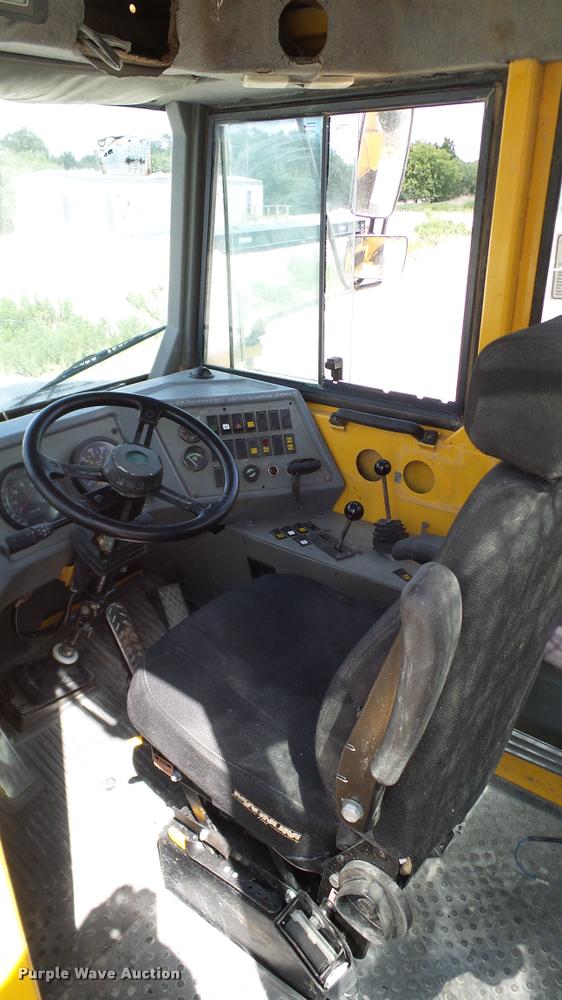 image for item DA6825 1999 Volvo A35C haul truck