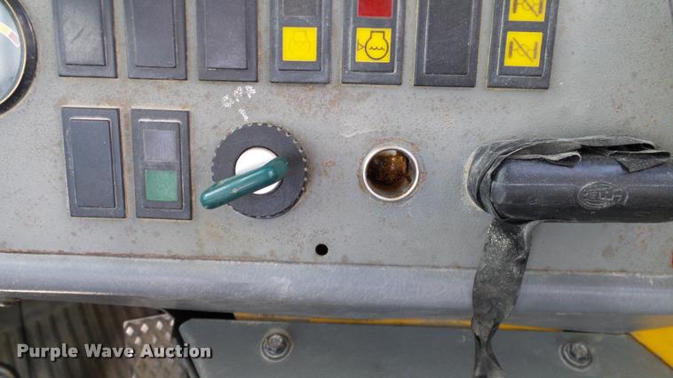 image for item DA6825 1999 Volvo A35C haul truck