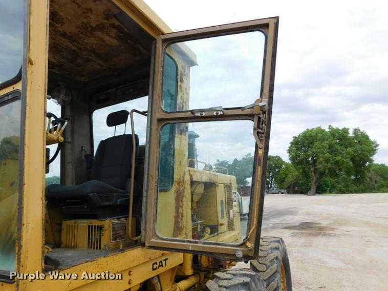 image for item DB1024 1983 Caterpillar 120G motor grader