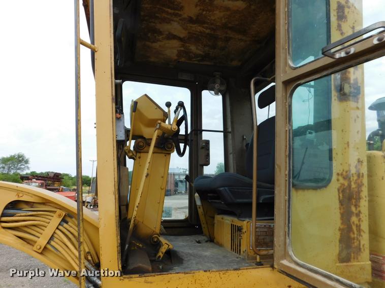 image for item DB1024 1983 Caterpillar 120G motor grader