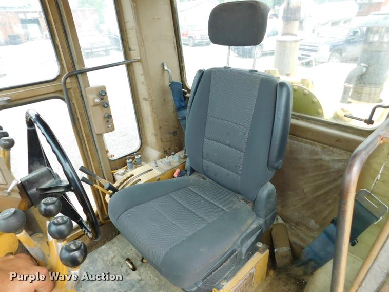 image for item DB1024 1983 Caterpillar 120G motor grader