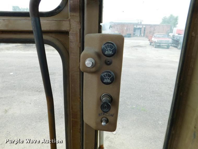 image for item DB1024 1983 Caterpillar 120G motor grader