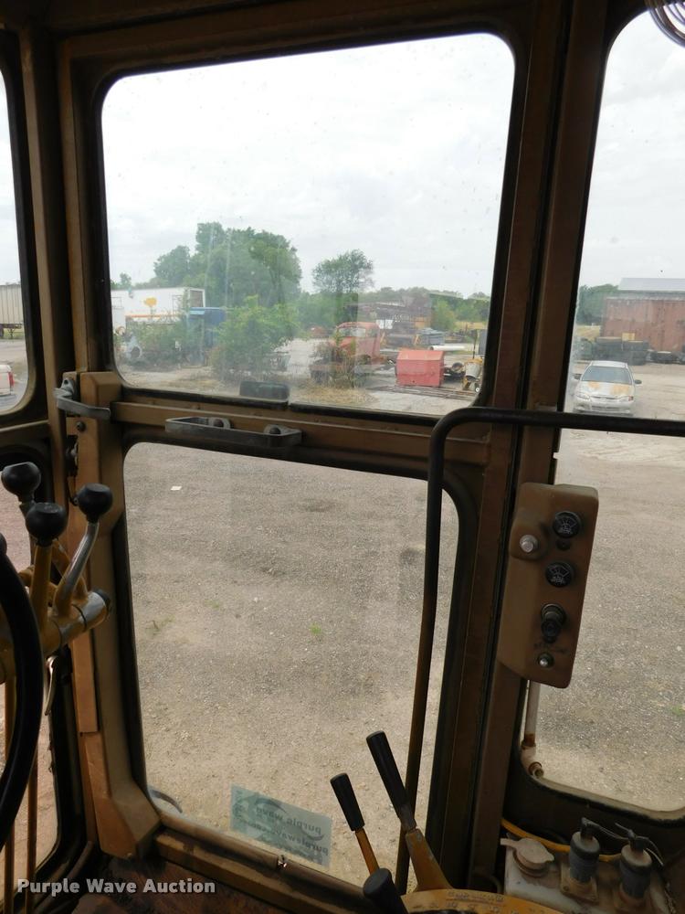 image for item DB1024 1983 Caterpillar 120G motor grader