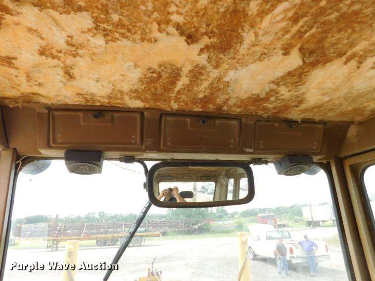 image for item DB1024 1983 Caterpillar 120G motor grader