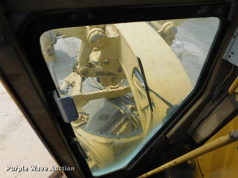 image for item DB1024 1983 Caterpillar 120G motor grader