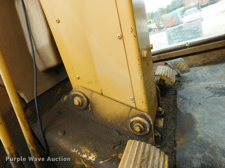 image for item DB1024 1983 Caterpillar 120G motor grader