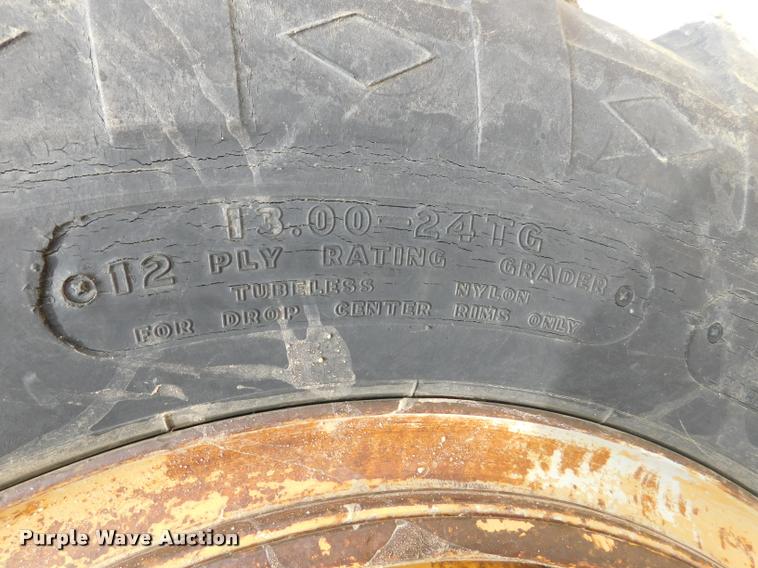 image for item DB1024 1983 Caterpillar 120G motor grader