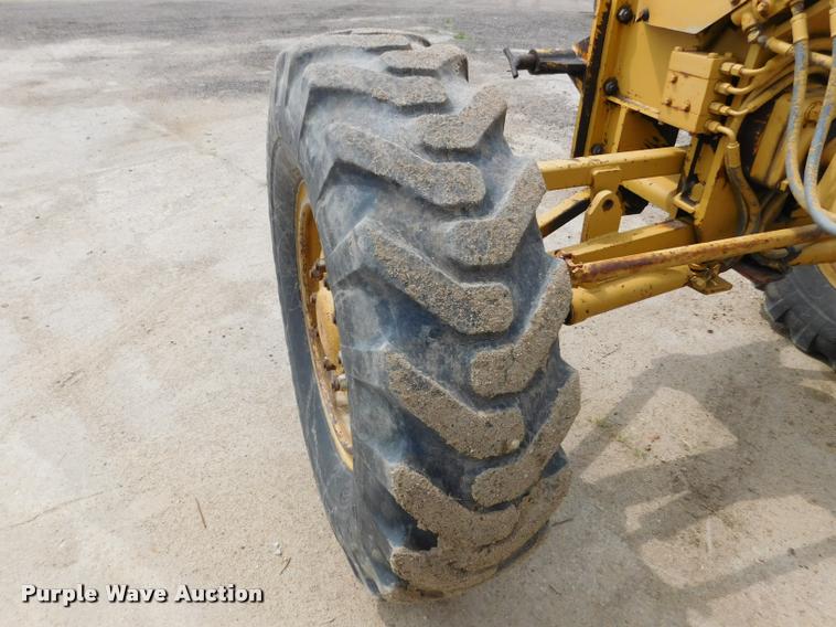 image for item DB1024 1983 Caterpillar 120G motor grader