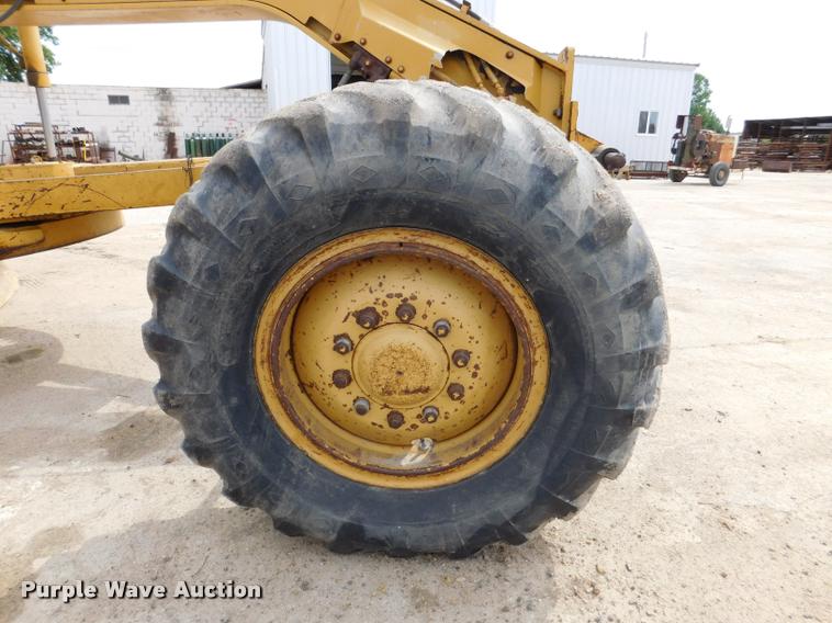 image for item DB1024 1983 Caterpillar 120G motor grader