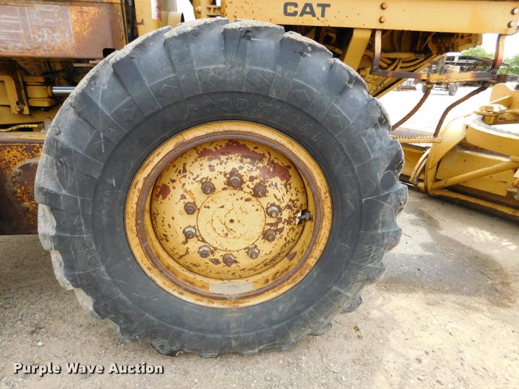 image for item DB1024 1983 Caterpillar 120G motor grader
