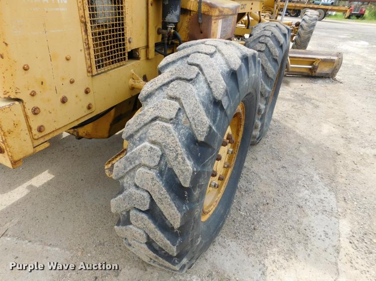image for item DB1024 1983 Caterpillar 120G motor grader
