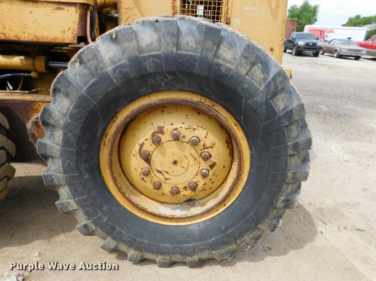 image for item DB1024 1983 Caterpillar 120G motor grader