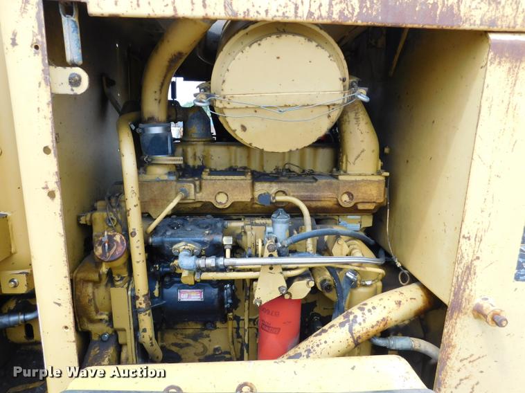 image for item DB1024 1983 Caterpillar 120G motor grader