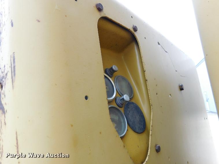 image for item DB1024 1983 Caterpillar 120G motor grader