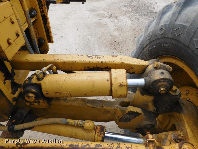 image for item DB1024 1983 Caterpillar 120G motor grader