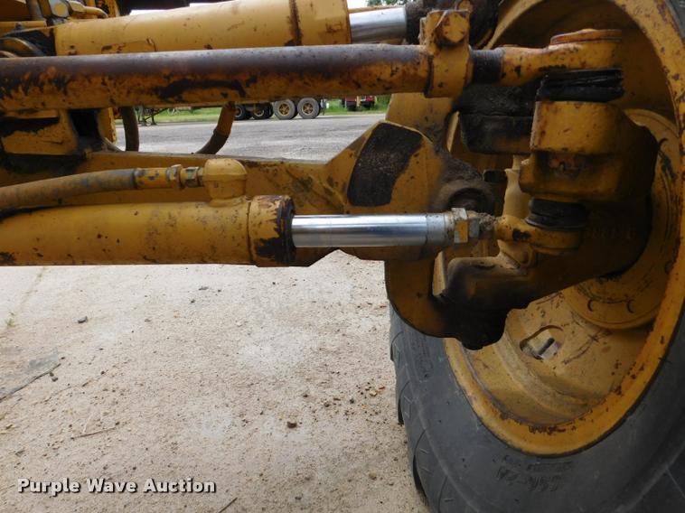 image for item DB1024 1983 Caterpillar 120G motor grader