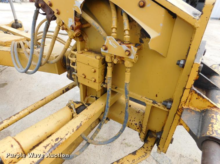 image for item DB1024 1983 Caterpillar 120G motor grader