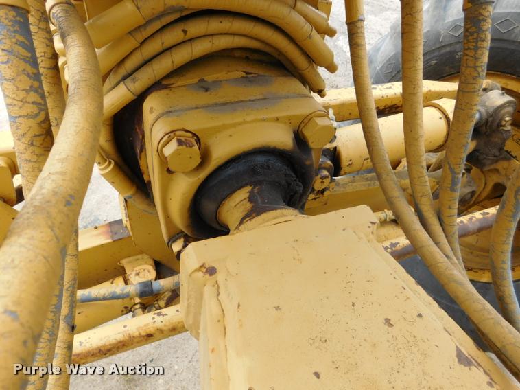 image for item DB1024 1983 Caterpillar 120G motor grader