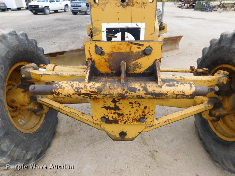 image for item DB1024 1983 Caterpillar 120G motor grader