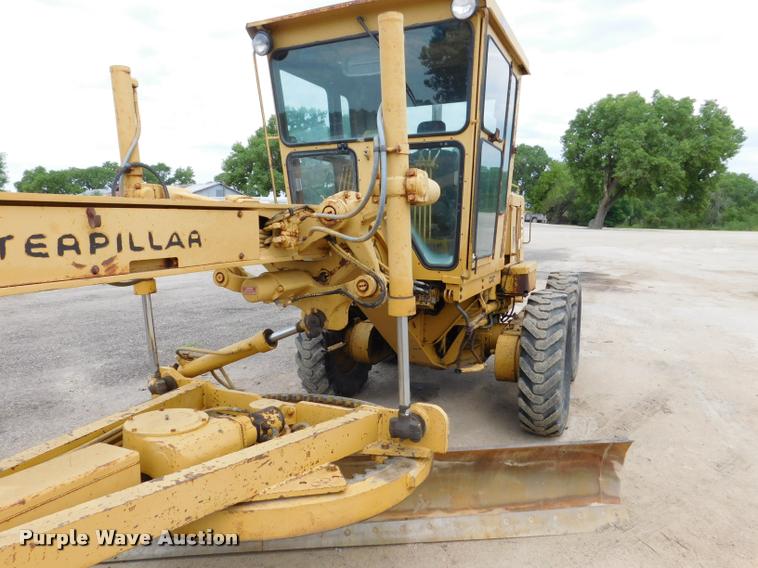 image for item DB1024 1983 Caterpillar 120G motor grader