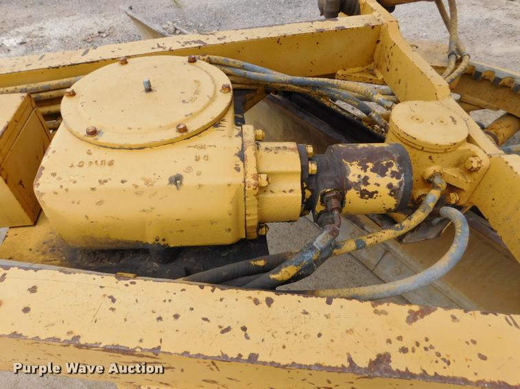 image for item DB1024 1983 Caterpillar 120G motor grader