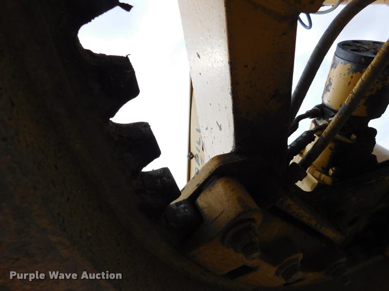 image for item DB1024 1983 Caterpillar 120G motor grader