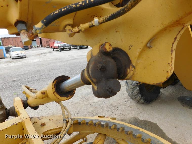 image for item DB1024 1983 Caterpillar 120G motor grader