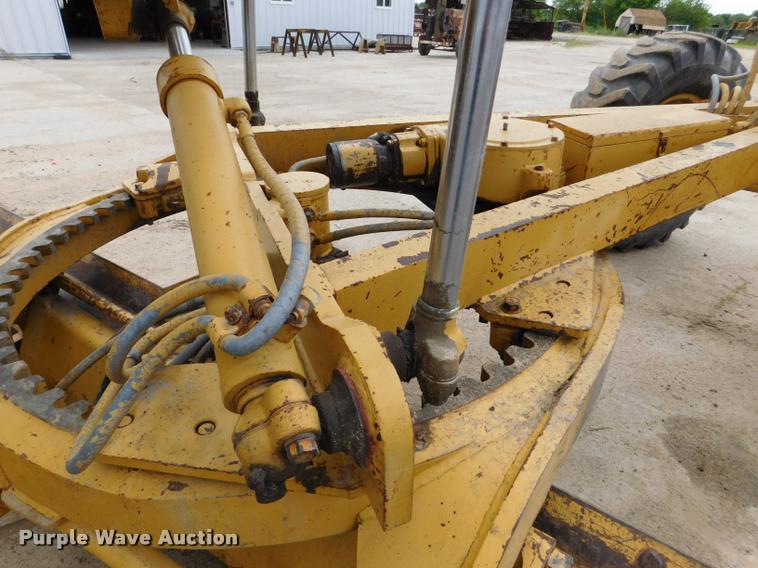 image for item DB1024 1983 Caterpillar 120G motor grader