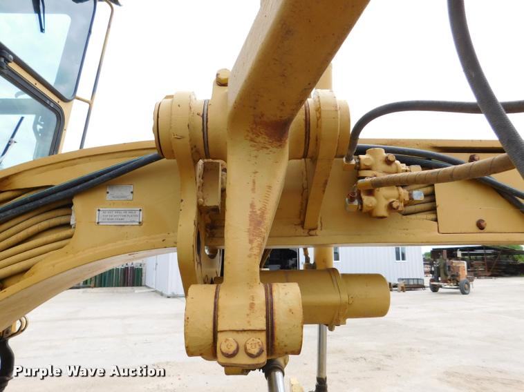 image for item DB1024 1983 Caterpillar 120G motor grader