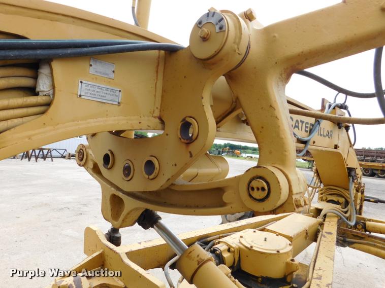 image for item DB1024 1983 Caterpillar 120G motor grader