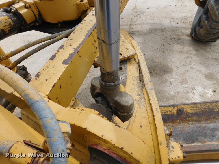 image for item DB1024 1983 Caterpillar 120G motor grader