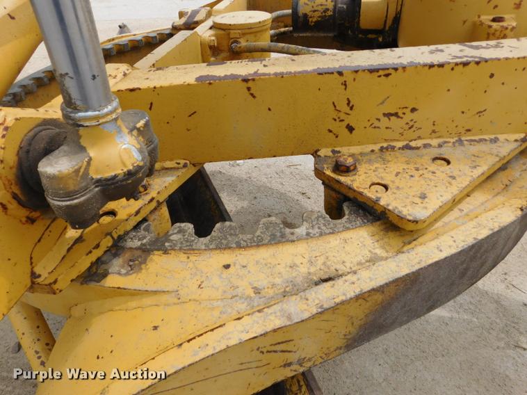 image for item DB1024 1983 Caterpillar 120G motor grader