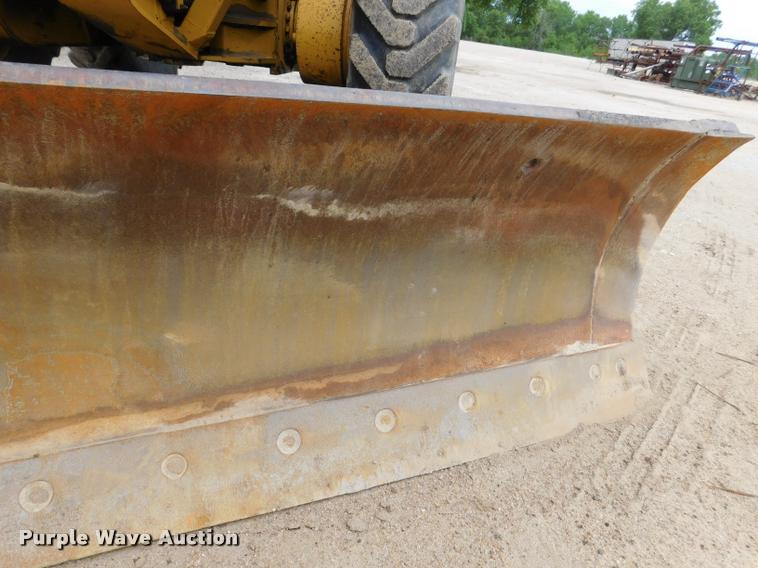 image for item DB1024 1983 Caterpillar 120G motor grader