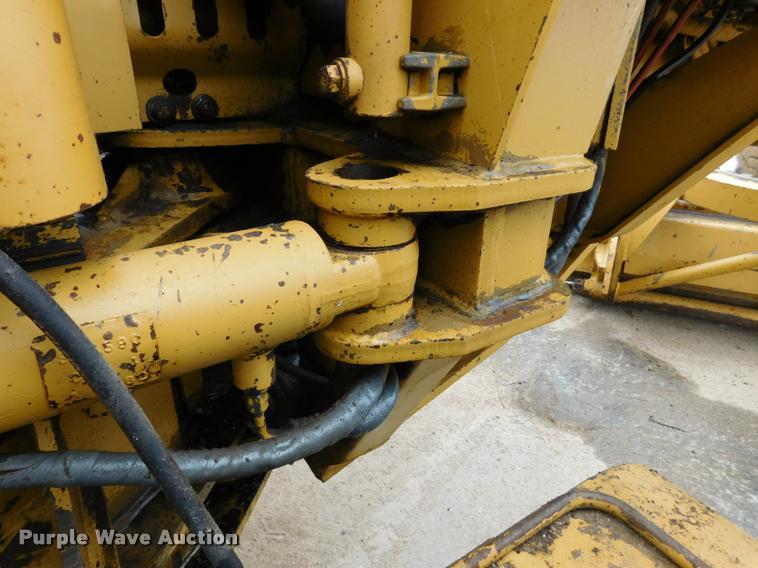 image for item DB1024 1983 Caterpillar 120G motor grader
