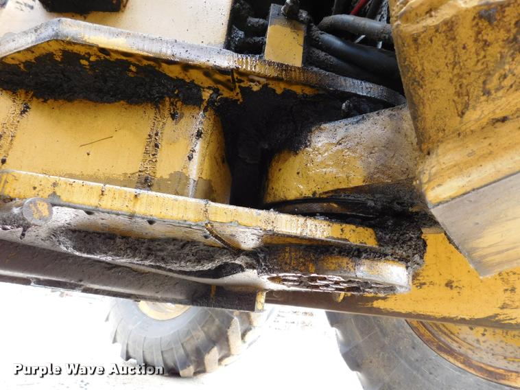 image for item DB1024 1983 Caterpillar 120G motor grader
